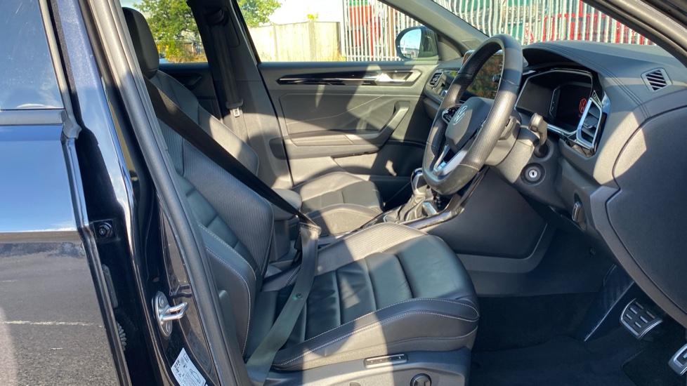 Volkswagen T-Roc 1.5 TSI R-Line 5dr DSG Petrol Hatchback - Image 9