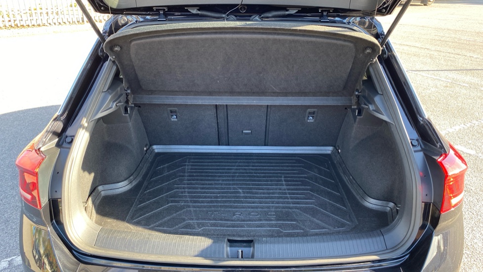 Volkswagen T-Roc 1.5 TSI R-Line 5dr DSG Petrol Hatchback - Image 17