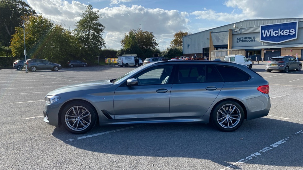 BMW 5 Series 520d MHT M Sport 5dr Auto [Tech/Plus Pack] Diesel Estate - Image 8