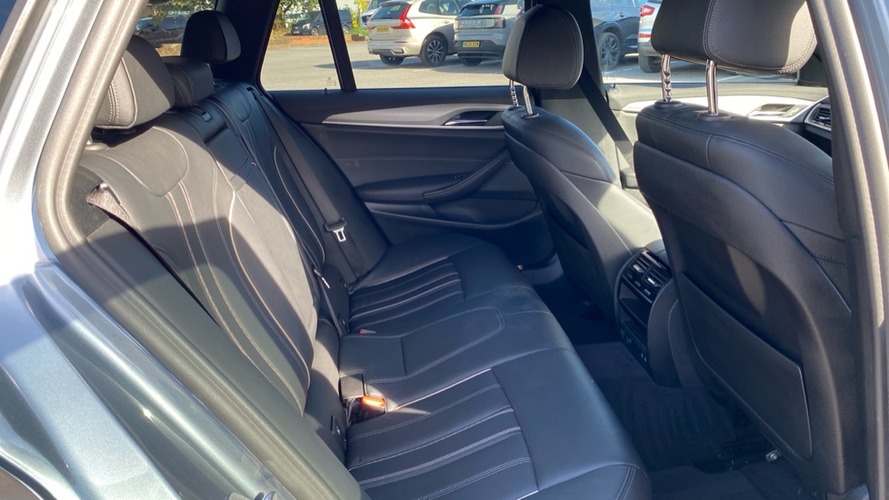 BMW 5 Series 520d MHT M Sport 5dr Auto [Tech/Plus Pack] Diesel Estate - Image 10