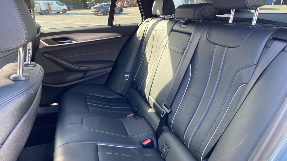 BMW 5 Series 520d MHT M Sport 5dr Auto [Tech/Plus Pack] Diesel Estate - Image 30