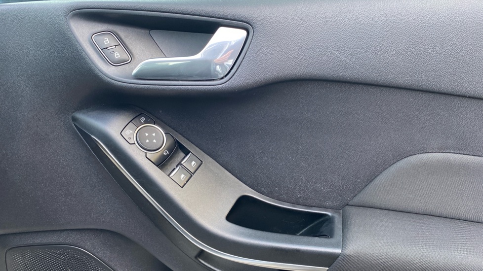 Ford Fiesta 1.0 EcoBoost Titanium 5dr Petrol Hatchback - Image 15