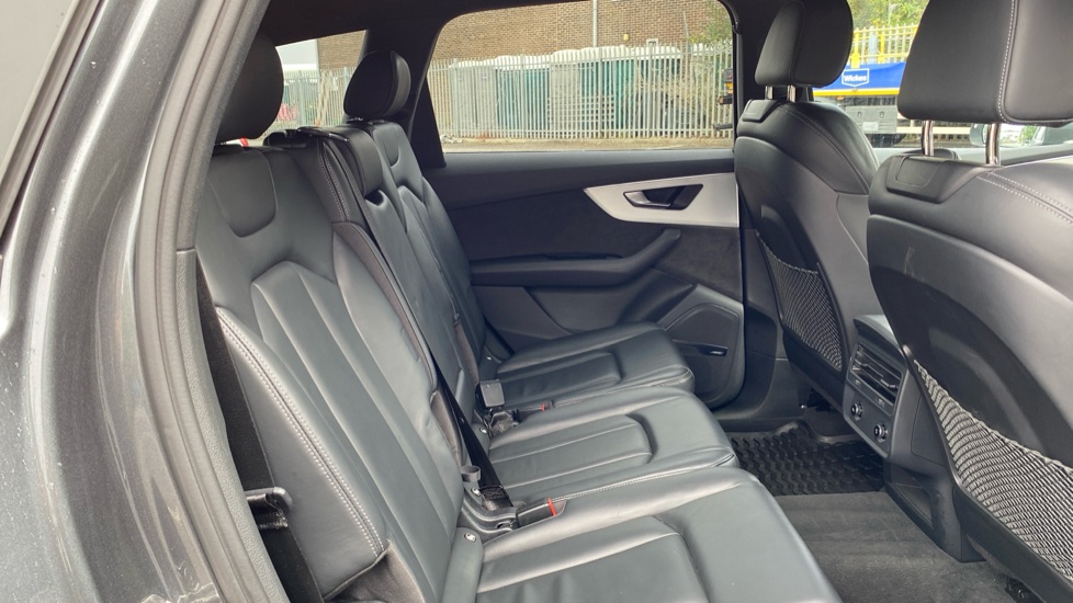 Audi Q7 50 TDI Quattro S Line 5dr Tiptronic Diesel Estate - Image 10