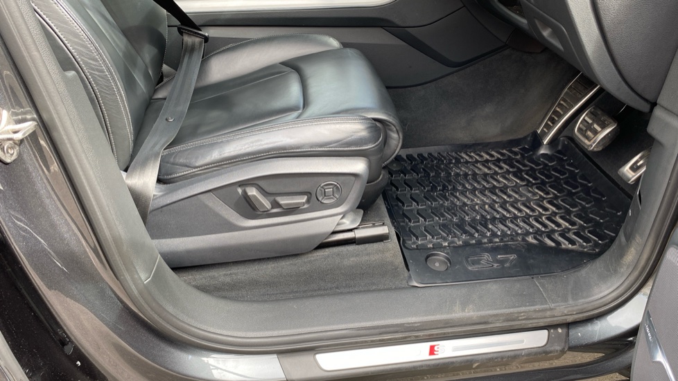 Audi Q7 50 TDI Quattro S Line 5dr Tiptronic Diesel Estate - Image 27