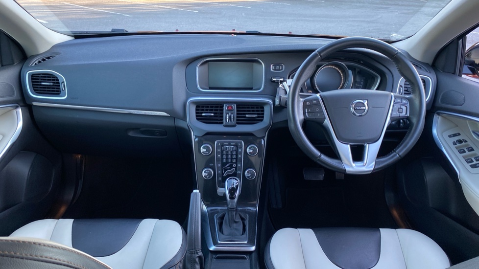 Volvo V40 T3 [152] Cross Country Pro 5dr Geartronic Petrol Hatchback - Image 10