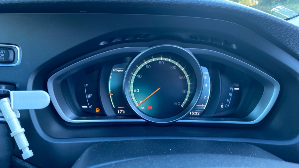 Volvo V40 T3 [152] Cross Country Pro 5dr Geartronic Petrol Hatchback - Image 18