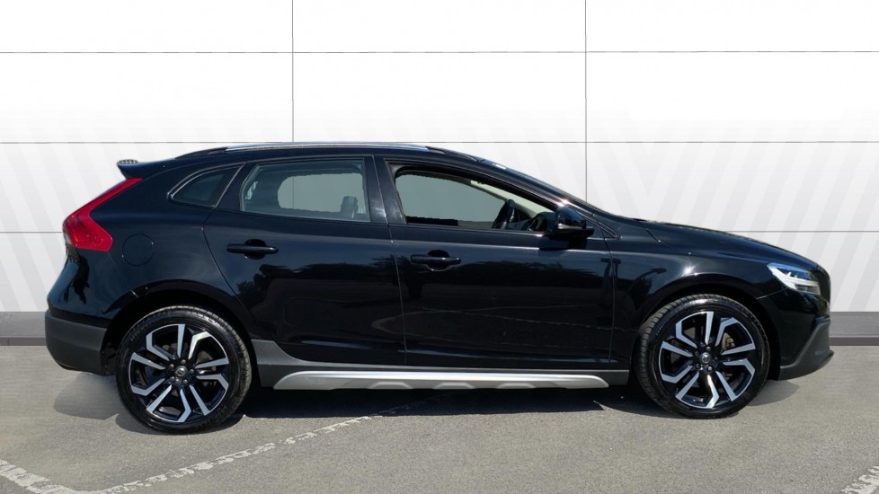 Volvo V40 T3 [152] Cross Country Pro 5dr Geartronic Petrol Hatchback - Image 5