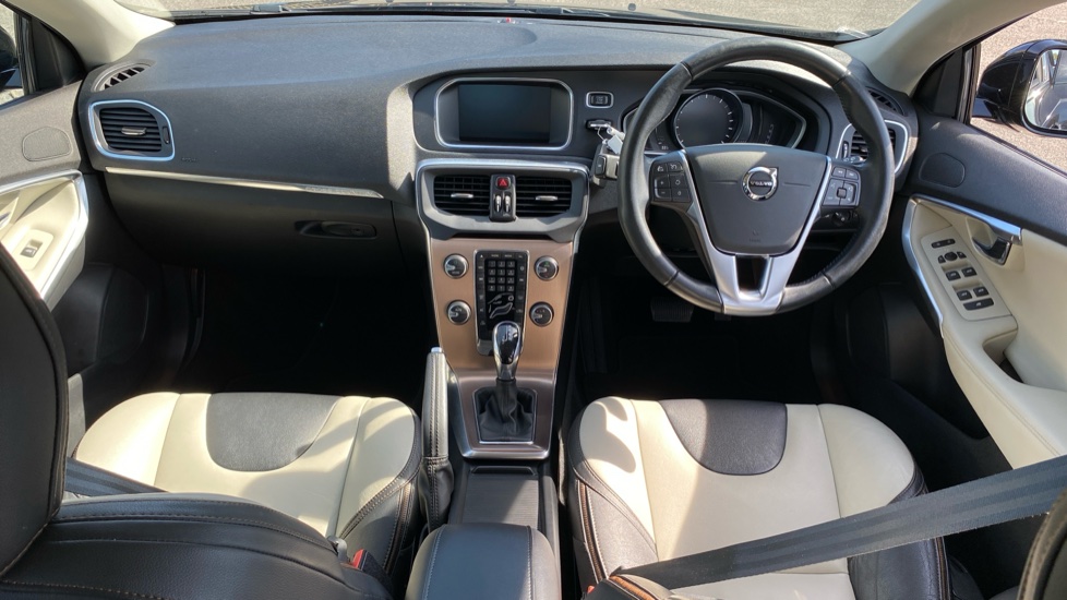 Volvo V40 T3 [152] Cross Country Pro 5dr Geartronic Petrol Hatchback - Image 10