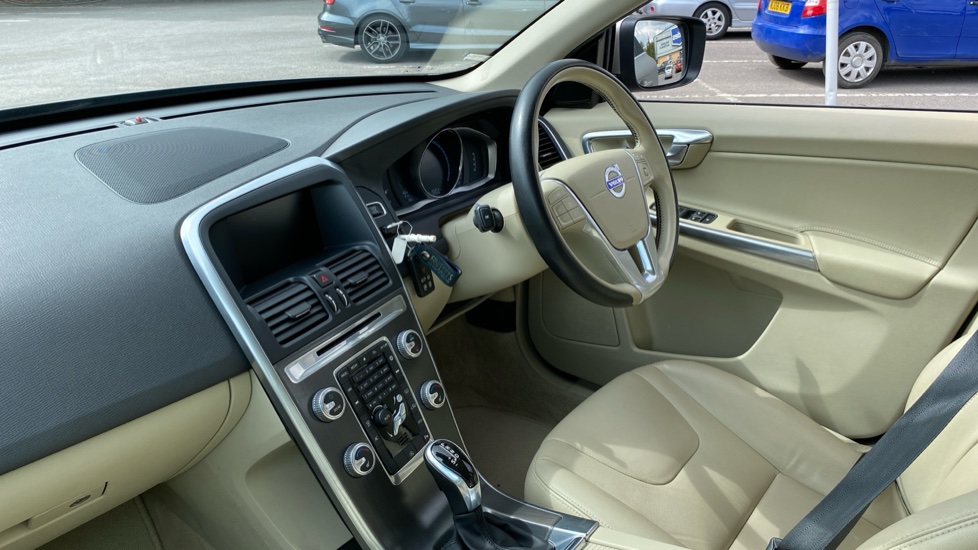 Volvo XC60 D4 [190] SE Lux Nav 5dr Geartronic Diesel Estate - Image 9