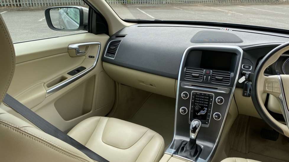 Volvo XC60 D4 [190] SE Lux Nav 5dr Geartronic Diesel Estate - Image 14