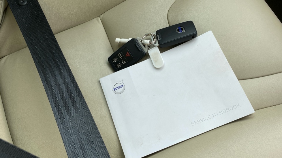 Volvo XC60 D4 [190] SE Lux Nav 5dr Geartronic Diesel Estate - Image 19