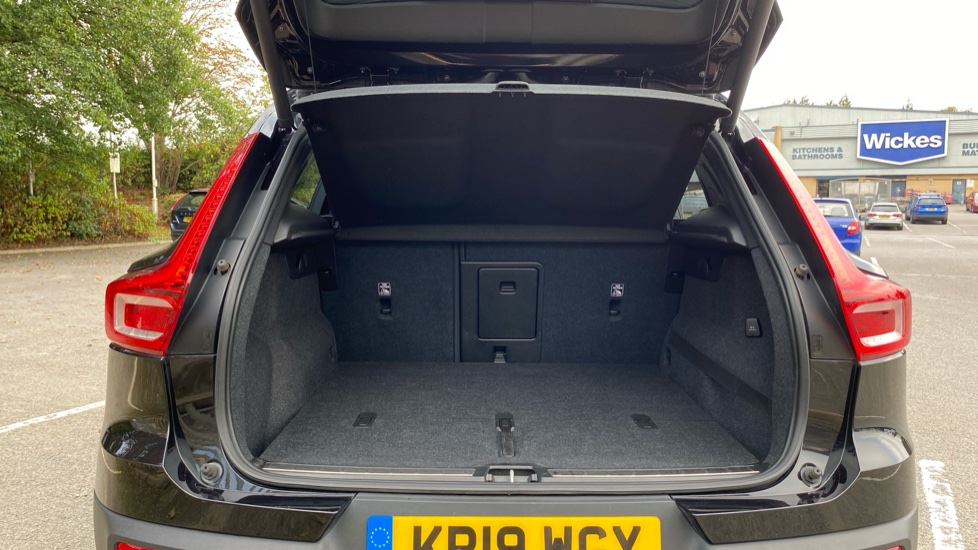 Volvo XC40 2.0 D3 Inscription 5dr AWD Geartronic Diesel Estate - Image 4