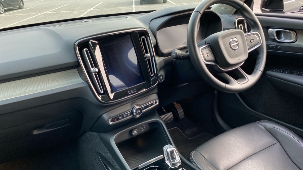 Volvo XC40 2.0 D3 Inscription 5dr AWD Geartronic Diesel Estate - Image 9
