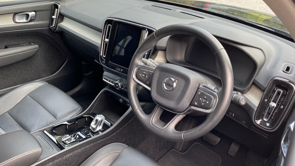 Volvo XC40 2.0 D3 Inscription 5dr AWD Geartronic Diesel Estate - Image 11