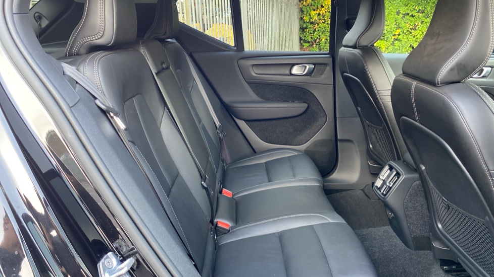Volvo XC40 2.0 D3 Inscription 5dr AWD Geartronic Diesel Estate - Image 16