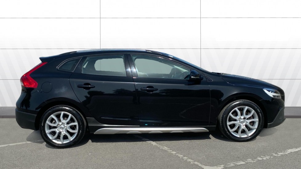 Volvo V40 T3 [152] Cross Country Pro 5dr Geartronic Petrol Hatchback - Image 5