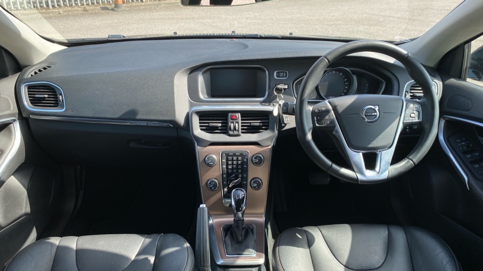 Volvo V40 T3 [152] Cross Country Pro 5dr Geartronic Petrol Hatchback - Image 10