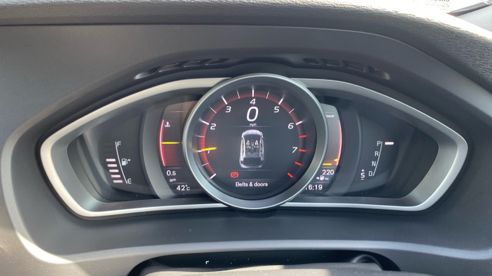 Volvo V40 T3 [152] Cross Country Pro 5dr Geartronic Petrol Hatchback - Image 18
