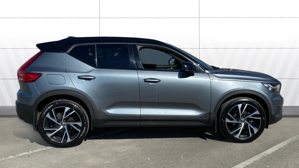 Volvo XC40 2.0 D3 R DESIGN Pro 5dr Geartronic Diesel Estate - Image 5