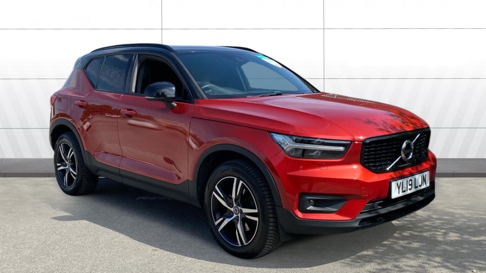 Volvo XC40 2.0 T4 R DESIGN 5dr AWD Geartronic Petrol Estate - Image 1