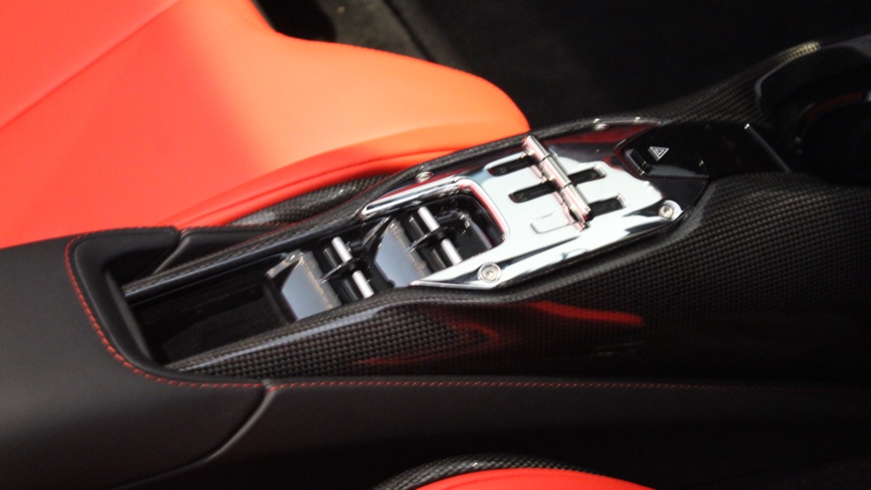Ferrari SF90 Spider 4.0T V8 7.9kWh Convertible 2dr Petrol Plug-in Hybrid F1 DCT 4WD Euro 6 (s/s) (986 ps) Convertible - Image 18