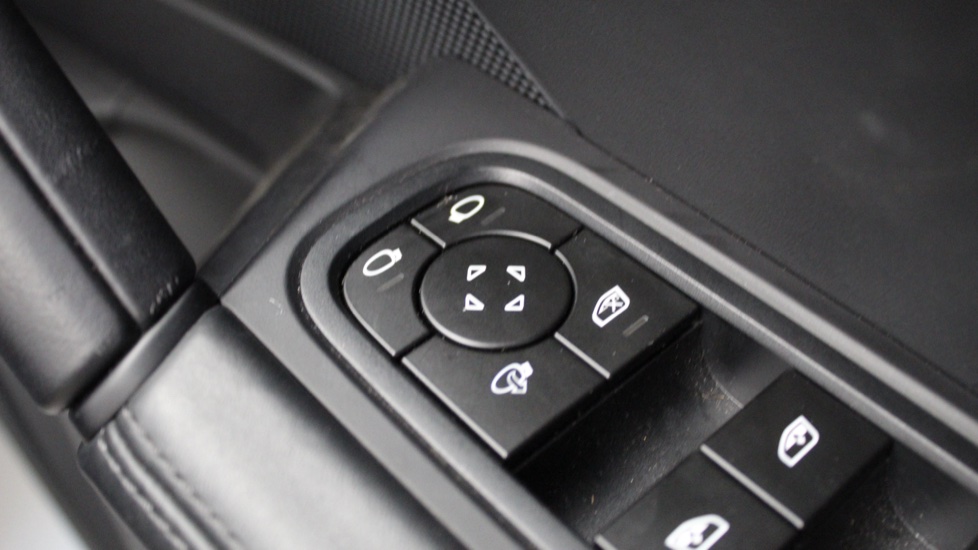 Porsche Cayenne Turbo E-Hybrid 5dr Tiptronic S [GT Package] Estate - Image 17