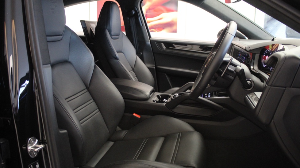 Porsche Cayenne Turbo E-Hybrid 5dr Tiptronic S [GT Package] Estate - Image 19