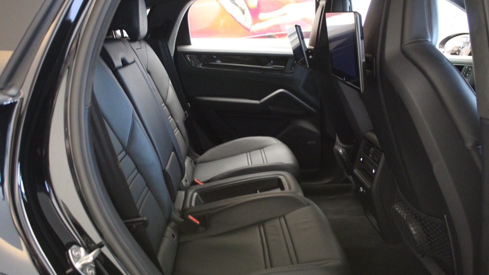 Porsche Cayenne Turbo E-Hybrid 5dr Tiptronic S [GT Package] Estate - Image 23