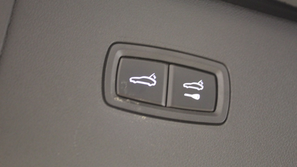 Porsche Cayenne Turbo E-Hybrid 5dr Tiptronic S [GT Package] Estate - Image 28