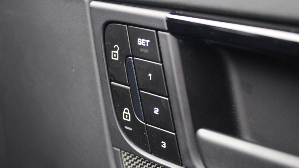 Porsche Cayenne Turbo E-Hybrid 5dr Tiptronic S [GT Package] Estate - Image 44
