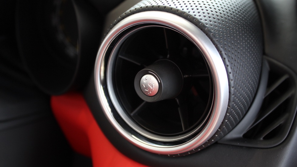 Ferrari California T 2dr Auto [HELE] Petrol Convertible - Image 15