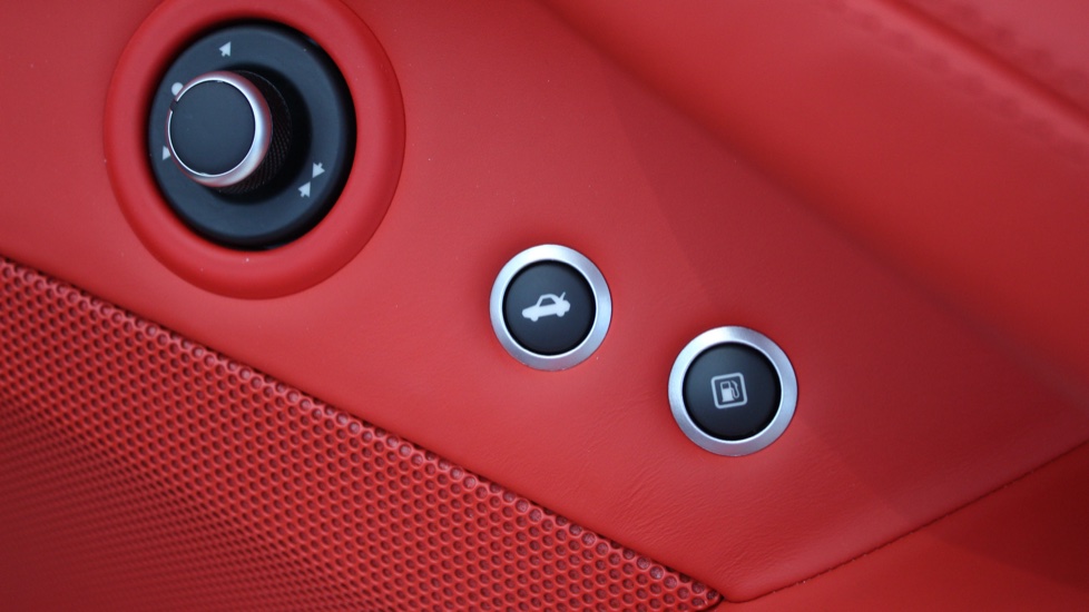 Ferrari California T 2dr Auto [HELE] Petrol Convertible - Image 23