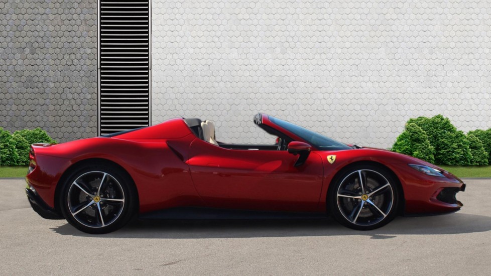 Ferrari 296 GTS 3.0T V6 Spider 2dr Petrol Plug-in Hybrid F1 DCT Euro 6 (s/s) 7.45kWh (830 ps) Convertible - Image 4