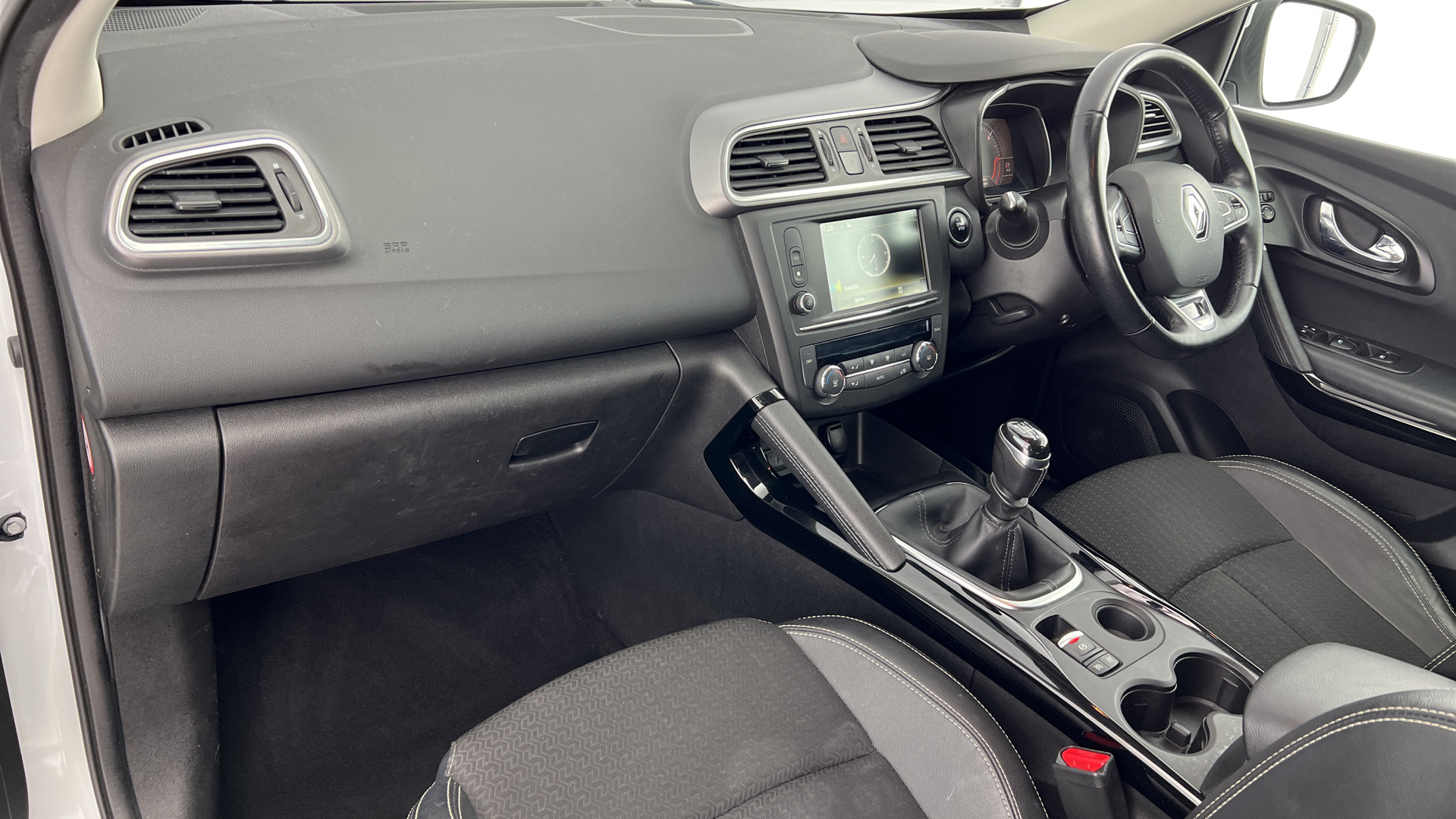 Used 2017 WHITE Renault Kadjar 1.5 dCi Dynamique S Nav 5dr, 46,050 