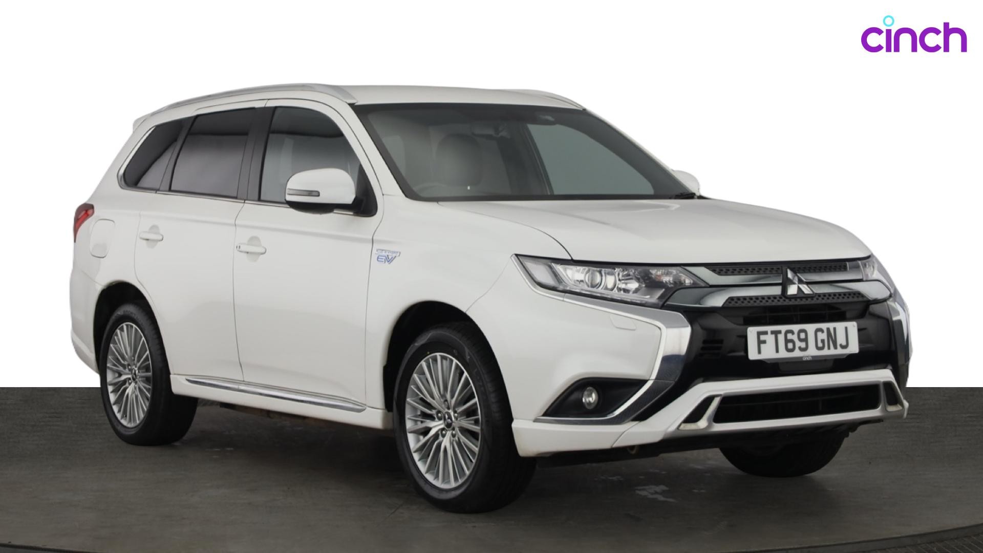 Mitsubishi Outlander listing photo
