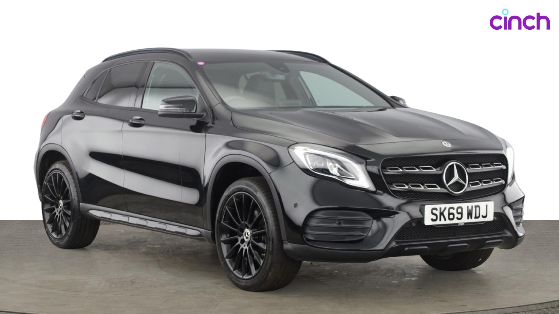 Mercedes-Benz GLA listing photo
