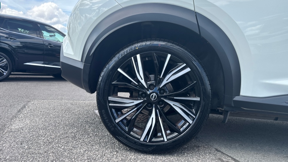 Nissan Juke 1.0 DiG-T 114 Tekna+ 5dr Petrol Hatchback - Image 7