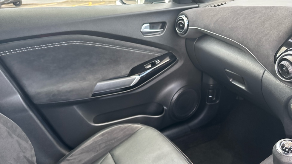 Nissan Juke 1.0 DiG-T 114 Tekna+ 5dr Petrol Hatchback - Image 43