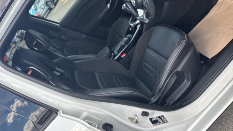 Nissan Juke 1.0 DiG-T 114 Tekna+ 5dr Petrol Hatchback - Image 47