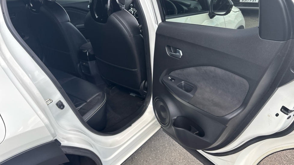 Nissan Juke 1.0 DiG-T 114 Tekna+ 5dr Petrol Hatchback - Image 49