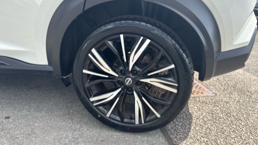 Nissan Juke 1.0 DiG-T 114 Tekna+ 5dr Petrol Hatchback - Image 56