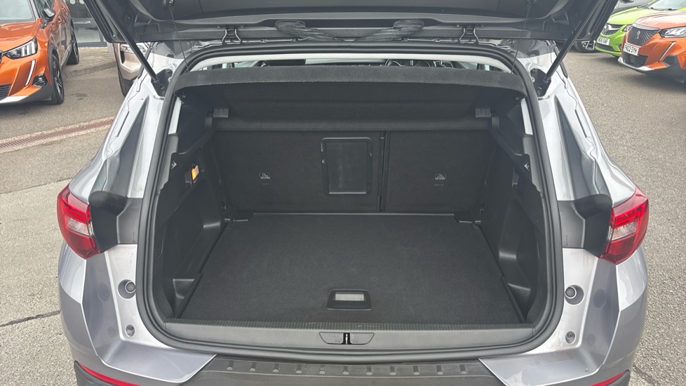 Vauxhall Grandland X 1.2 Turbo Sport Nav 5dr Petrol Hatchback - Image 4