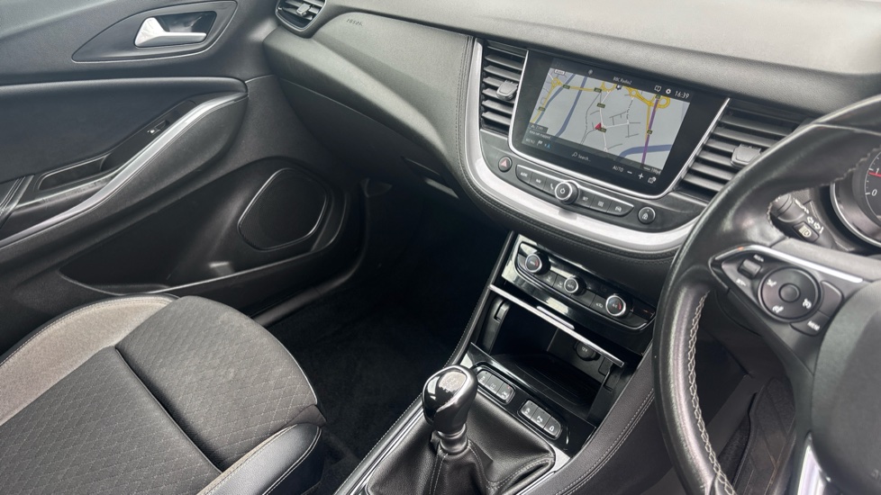 Vauxhall Grandland X 1.2 Turbo Sport Nav 5dr Petrol Hatchback - Image 14