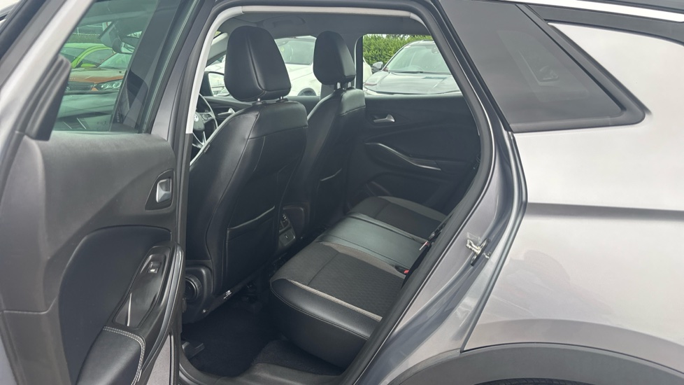 Vauxhall Grandland X 1.2 Turbo Sport Nav 5dr Petrol Hatchback - Image 16