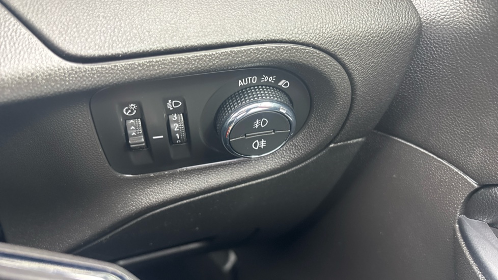 Vauxhall Grandland X 1.2 Turbo Sport Nav 5dr Petrol Hatchback - Image 25