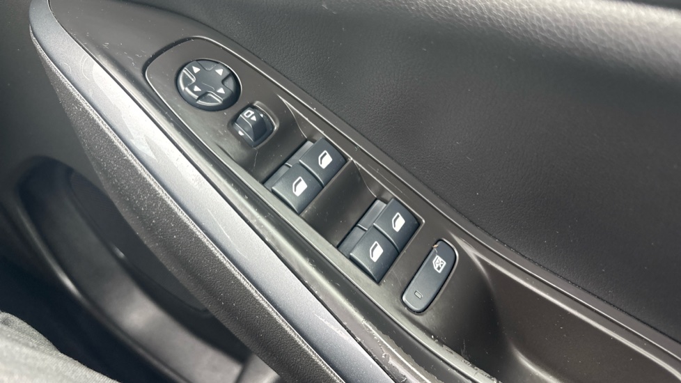 Vauxhall Grandland X 1.2 Turbo Sport Nav 5dr Petrol Hatchback - Image 26