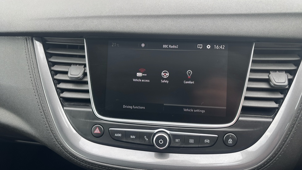 Vauxhall Grandland X 1.2 Turbo Sport Nav 5dr Petrol Hatchback - Image 38