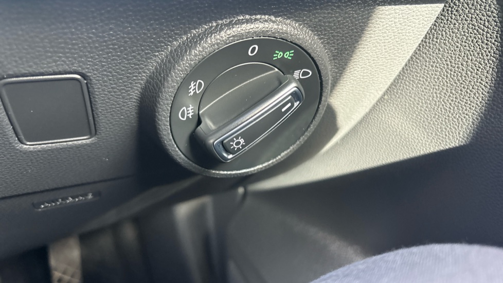 SEAT Ateca 1.5 TSI EVO SE Technology 5dr Petrol Estate - Image 25