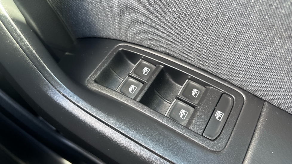 SEAT Ateca 1.5 TSI EVO SE Technology 5dr Petrol Estate - Image 26
