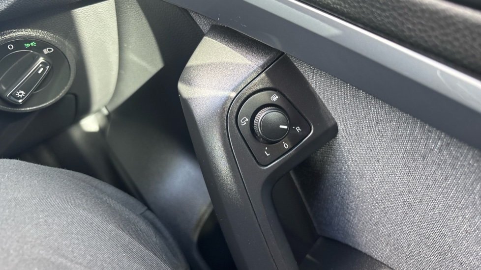 SEAT Ateca 1.5 TSI EVO SE Technology 5dr Petrol Estate - Image 27